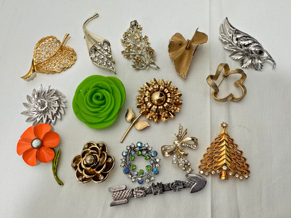 Coro Jewelry - Vintage Estate Brooches Brooch Pin Lot 15 Some Coro Signed Floral Enamel Metal +